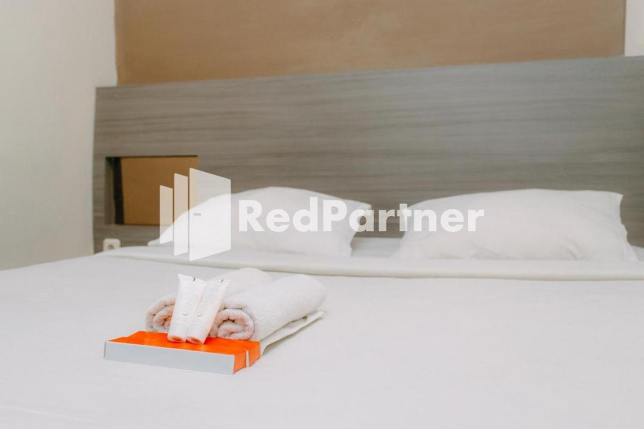 We Stay Residence Redpartner Surabaya Esterno foto