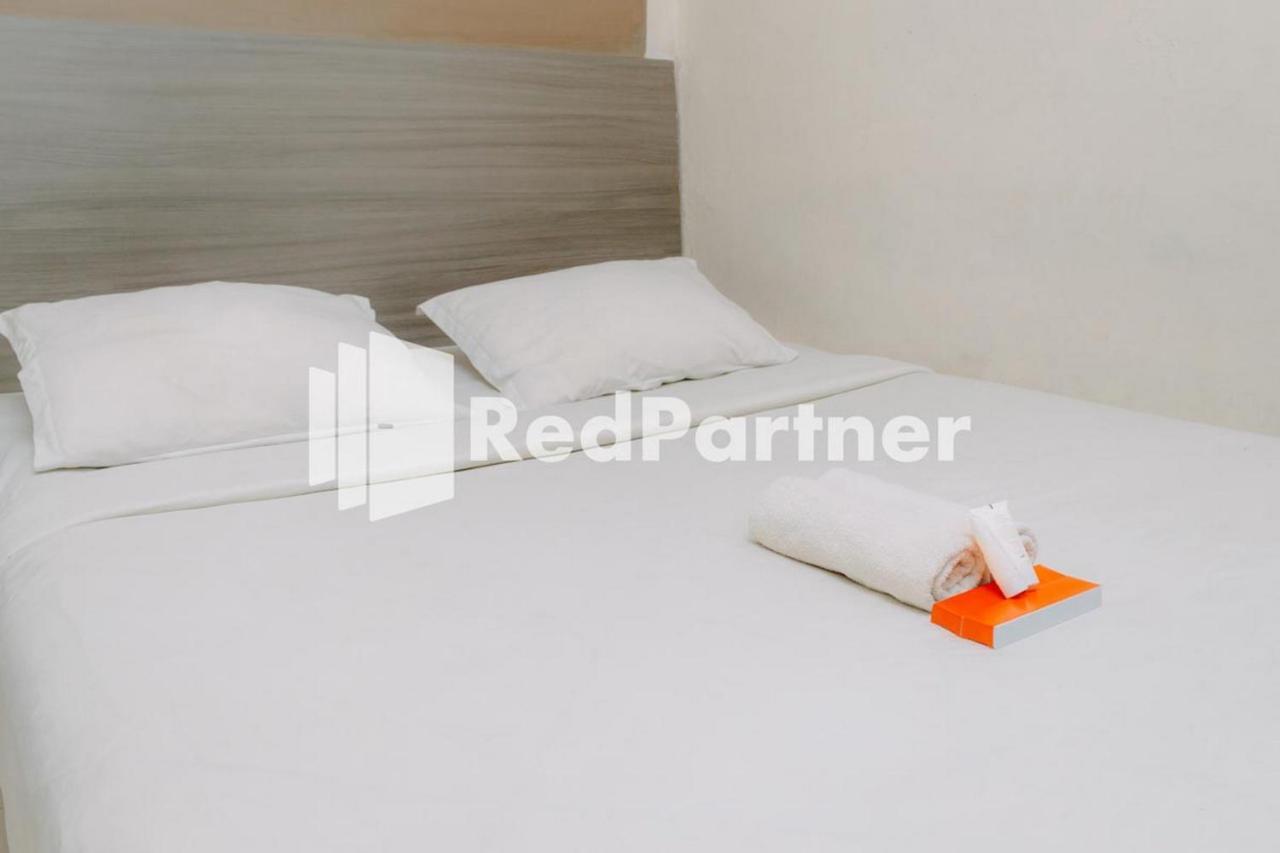 We Stay Residence Redpartner Surabaya Esterno foto