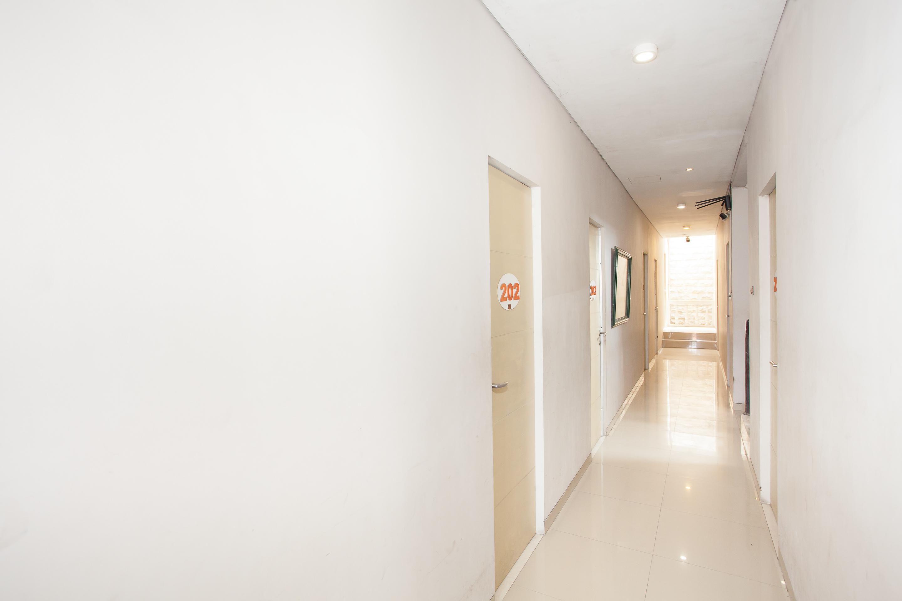 We Stay Residence Redpartner Surabaya Esterno foto